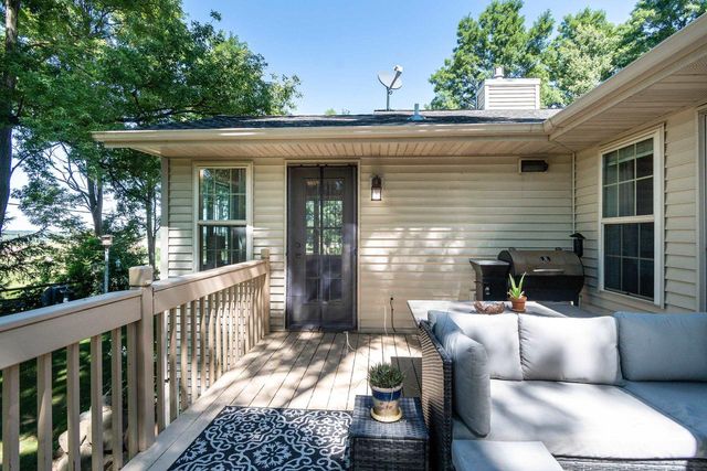 2001 Timber Lake Road, Oregon, WI 53575