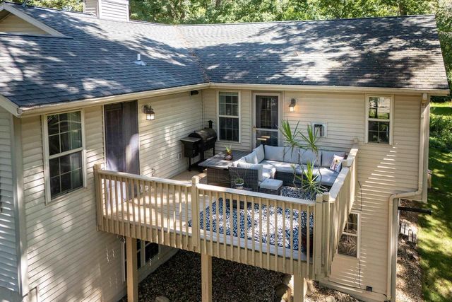 2001 Timber Lake Road, Oregon, WI 53575