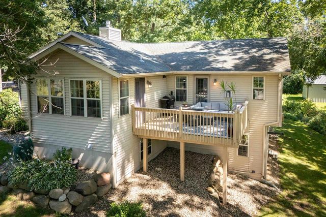 2001 Timber Lake Road, Oregon, WI 53575