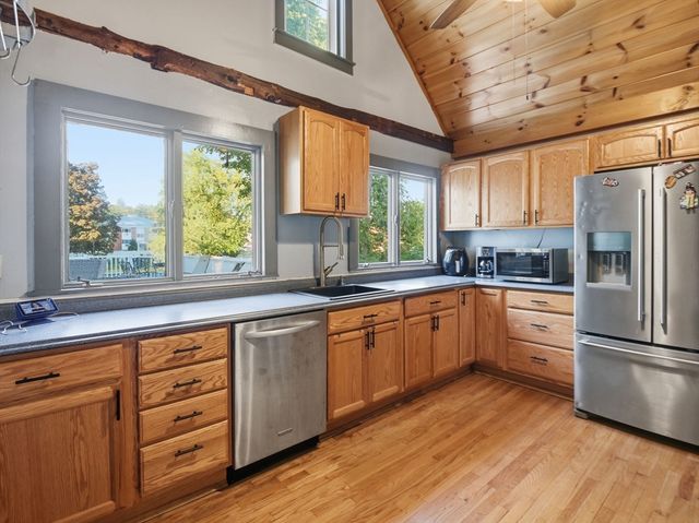 9 Turnpike Rd, Townsend, MA 01469