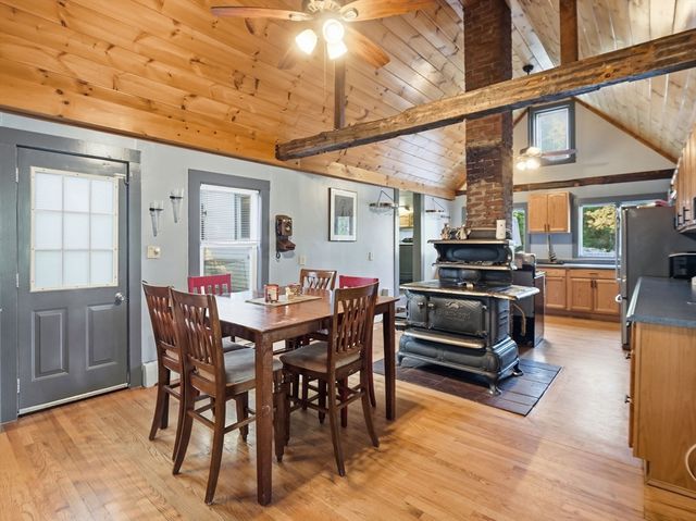 9 Turnpike Rd, Townsend, MA 01469