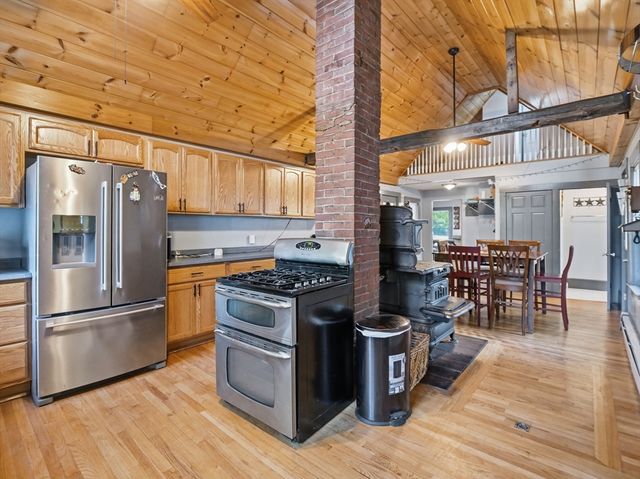 9 Turnpike Rd, Townsend, MA 01469