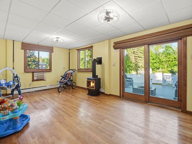 9 Turnpike Rd, Townsend, MA 01469