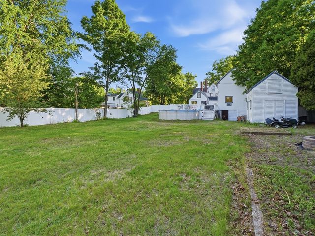 9 Turnpike Rd, Townsend, MA 01469
