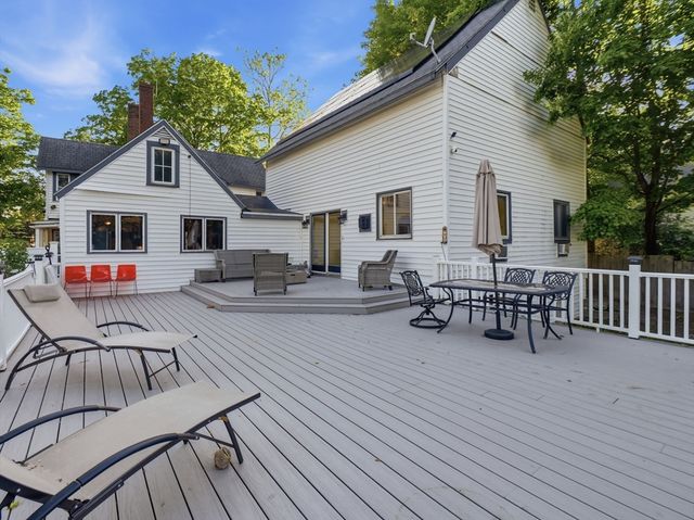 9 Turnpike Rd, Townsend, MA 01469