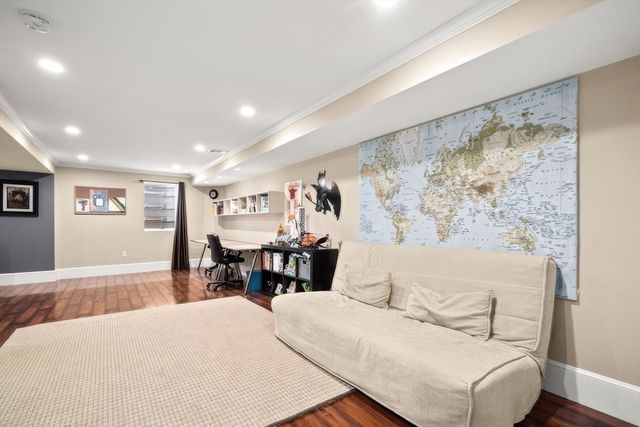 79 West St 79, Newton, MA 02458