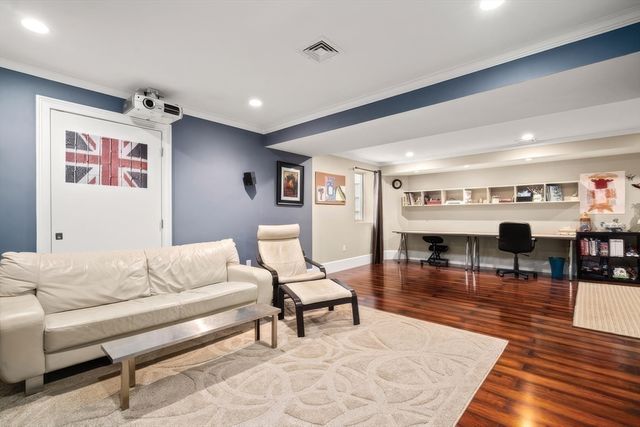 79 West St 79, Newton, MA 02458