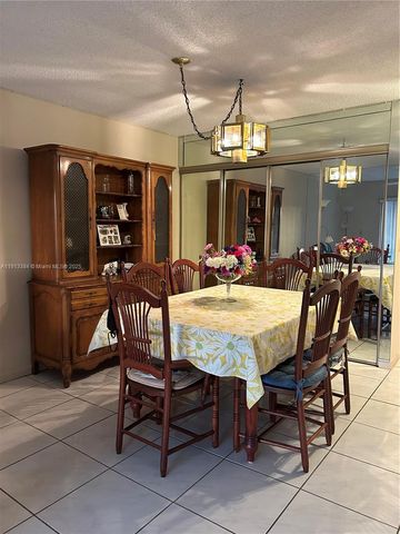 8120 SW 24th St 206, North Lauderdale, FL 33068