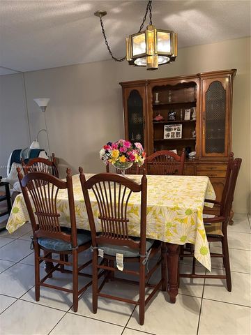 8120 SW 24th St 206, North Lauderdale, FL 33068