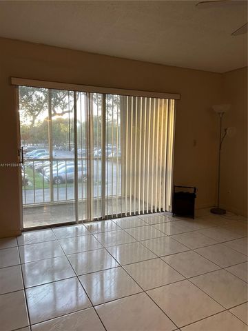 8120 SW 24th St 206, North Lauderdale, FL 33068