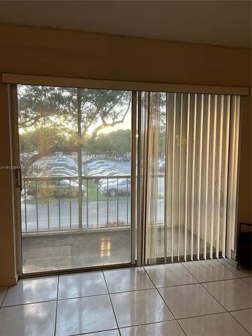 8120 SW 24th St 206, North Lauderdale, FL 33068