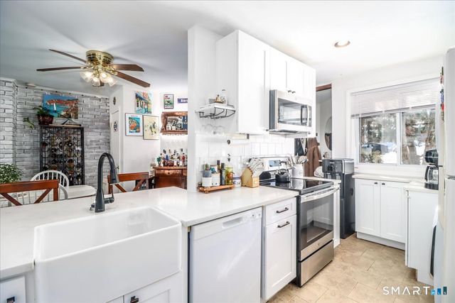 38 Candlewood Lake Road South APT 3, New Milford, CT 06776