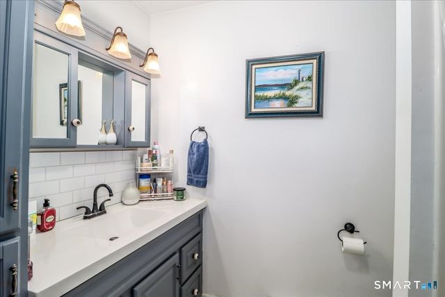 38 Candlewood Lake Road South APT 3, New Milford, CT 06776