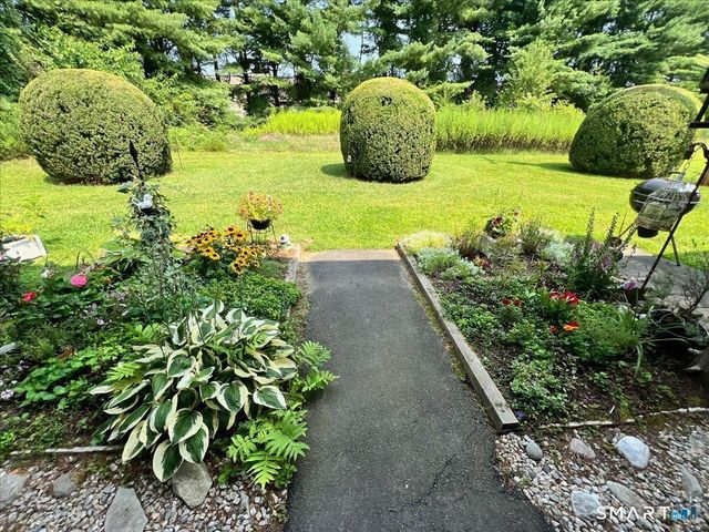 38 Candlewood Lake Road South APT 3, New Milford, CT 06776