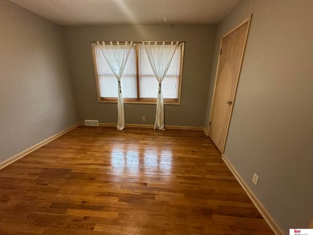 5010 Castelar Street, Omaha, NE 68106