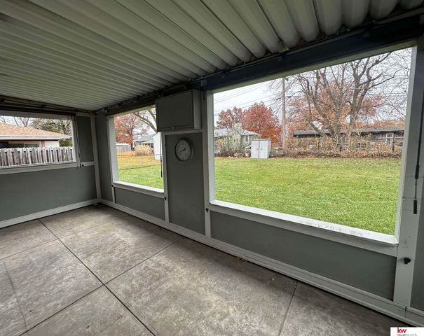 5010 Castelar Street, Omaha, NE 68106