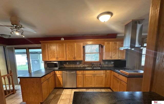 5010 Castelar Street, Omaha, NE 68106