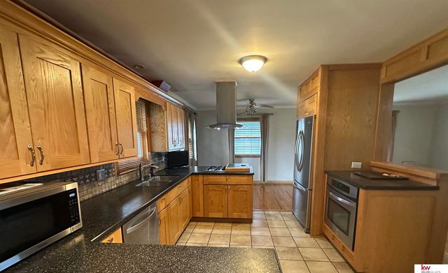 5010 Castelar Street, Omaha, NE 68106