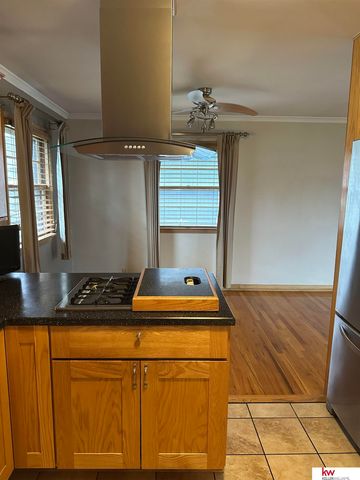 5010 Castelar Street, Omaha, NE 68106