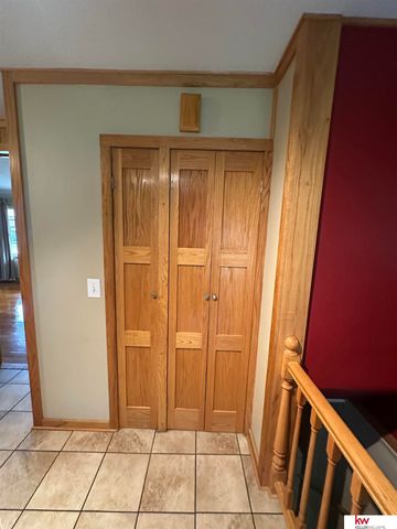 5010 Castelar Street, Omaha, NE 68106