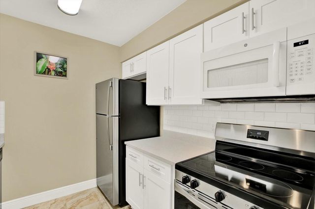 9125 TUDOR DRIVE D109, Tampa, FL 33615