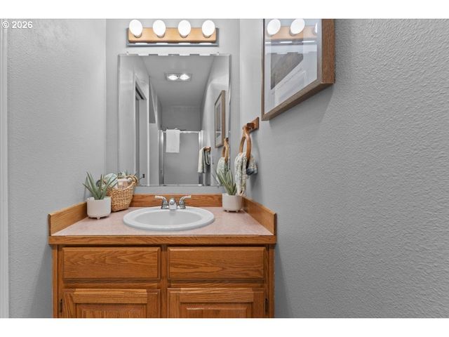 2253 Se 74TH Ave, Hillsboro, OR 97123