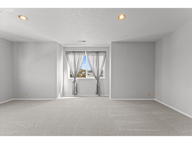 2253 Se 74TH Ave, Hillsboro, OR 97123