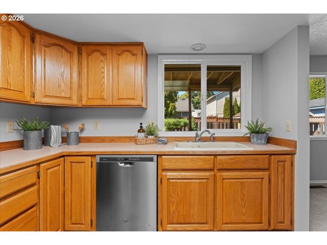 2253 Se 74TH Ave, Hillsboro, OR 97123
