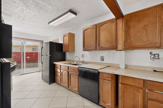 109 Camino De Las Crucitas, Santa Fe, NM 87501