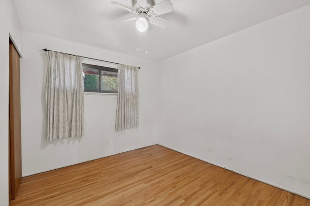 109 Camino De Las Crucitas, Santa Fe, NM 87501