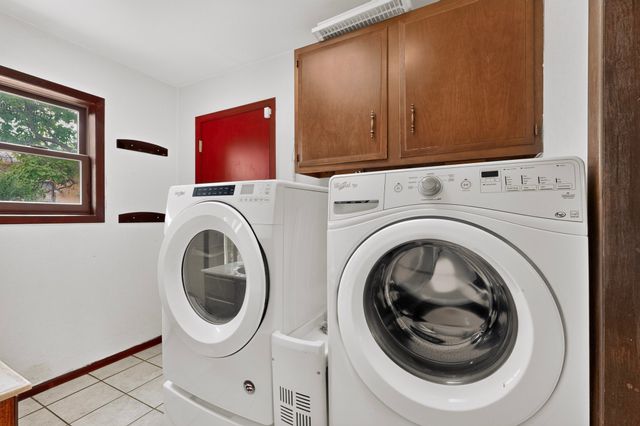 109 Camino De Las Crucitas, Santa Fe, NM 87501