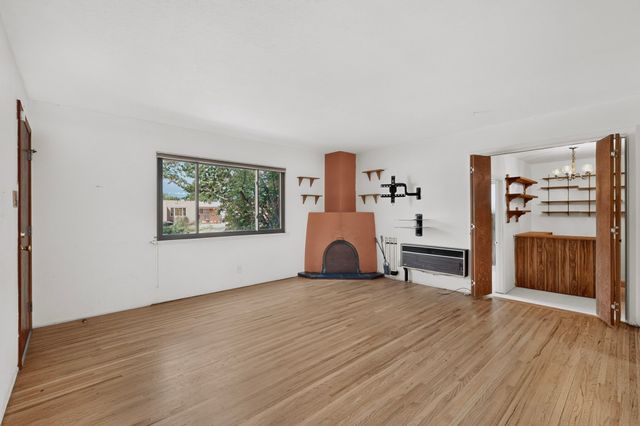 109 Camino De Las Crucitas, Santa Fe, NM 87501