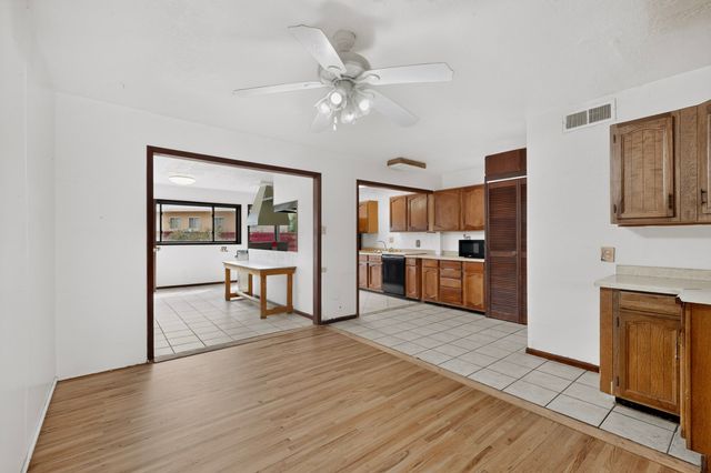 109 Camino De Las Crucitas, Santa Fe, NM 87501
