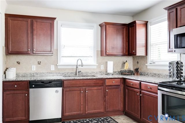 215 Jackson Ave, Sandston, VA 23150