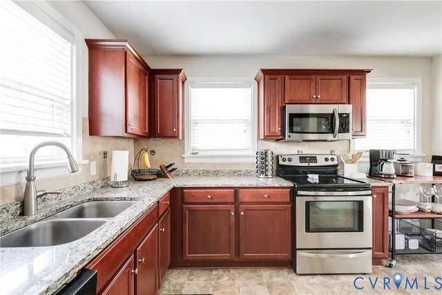 215 Jackson Ave, Sandston, VA 23150