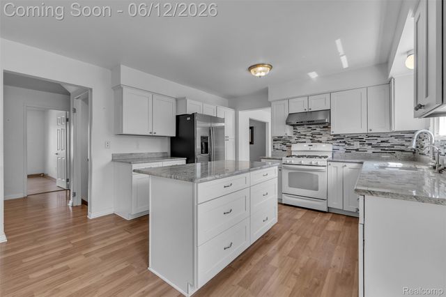 7000 Woonsocket Street, Canton Charter Township, MI 48187