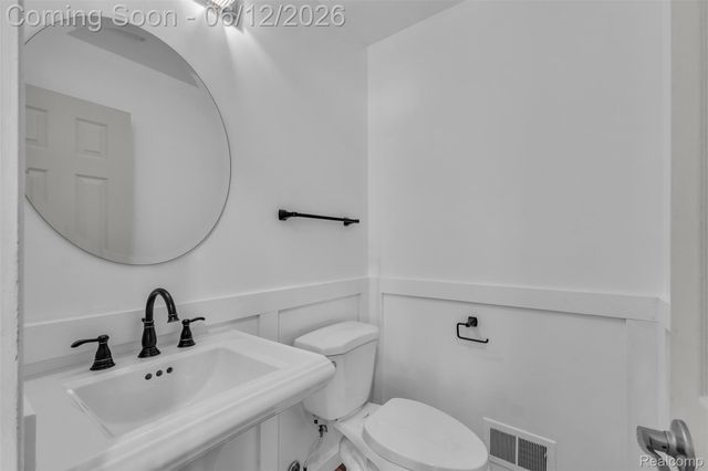 7000 Woonsocket Street, Canton Charter Township, MI 48187