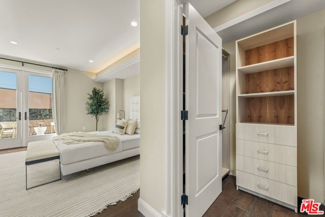 1825 Pandora Avenue 201, Los Angeles, CA 90025