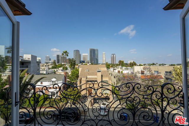 1825 Pandora Avenue 201, Los Angeles, CA 90025