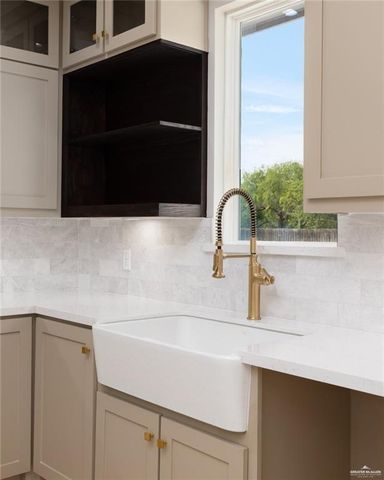 2615 Windsor Street, Edinburg, TX 78541