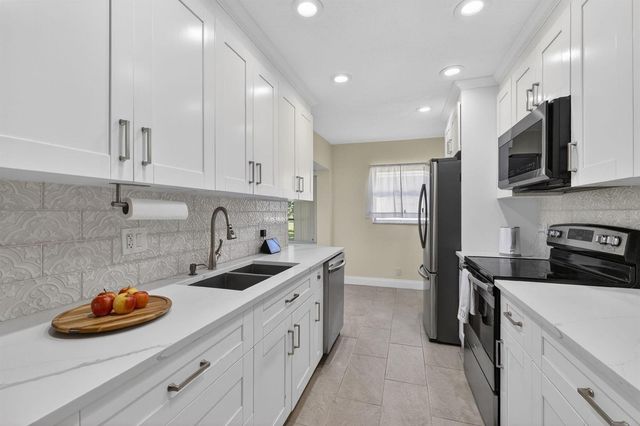4361 NW 12th Drive NW, Deerfield Beach, FL 33064