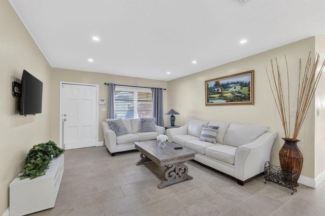 4361 NW 12th Drive NW, Deerfield Beach, FL 33064