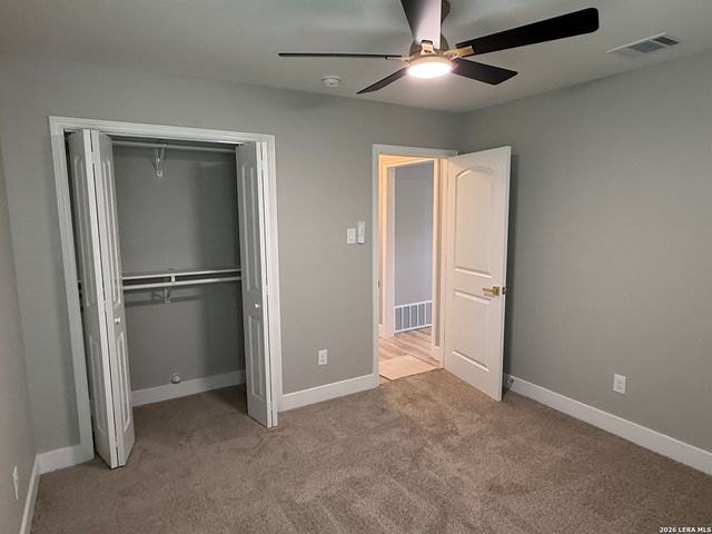 146 Redrock Dr, San Antonio, TX 78213