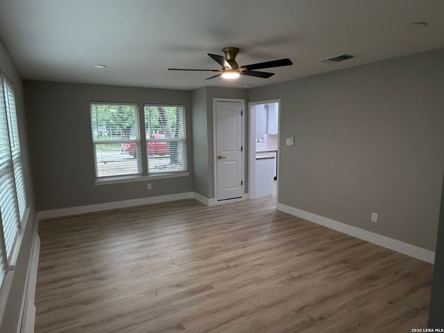 146 Redrock Dr, San Antonio, TX 78213