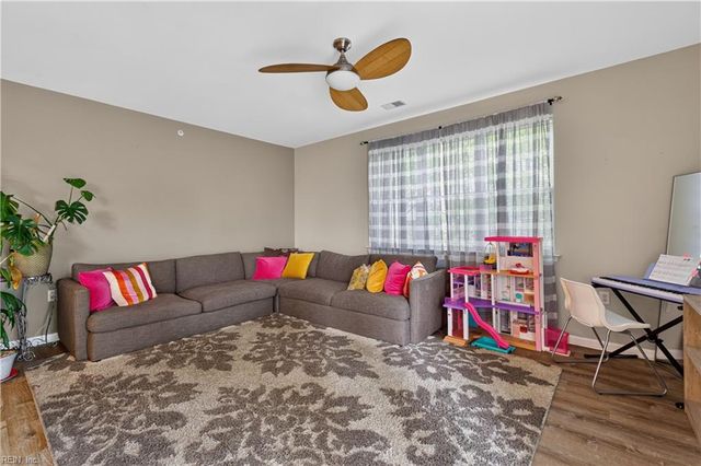 912 Southmoor Dr Unit 202, Virginia Beach, VA 23455