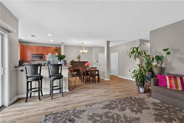 912 Southmoor Dr Unit 202, Virginia Beach, VA 23455