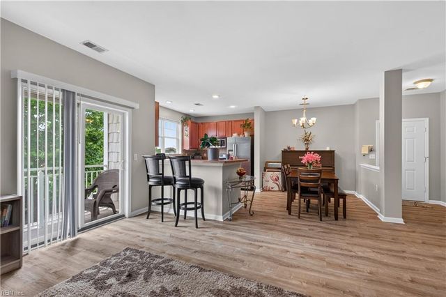 912 Southmoor Dr Unit 202, Virginia Beach, VA 23455