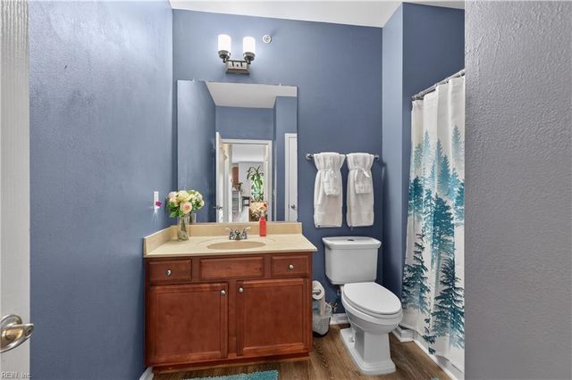 912 Southmoor Dr Unit 202, Virginia Beach, VA 23455