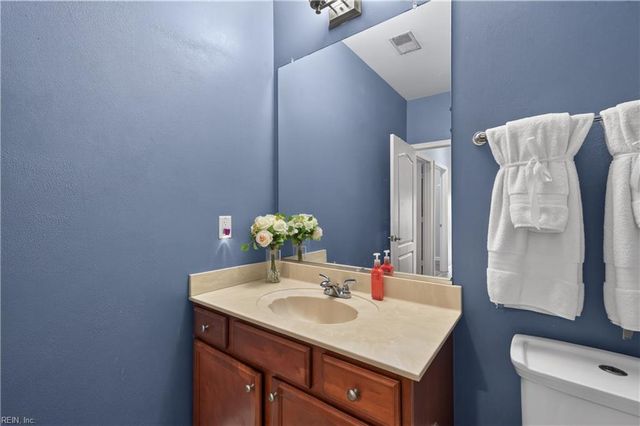 912 Southmoor Dr Unit 202, Virginia Beach, VA 23455