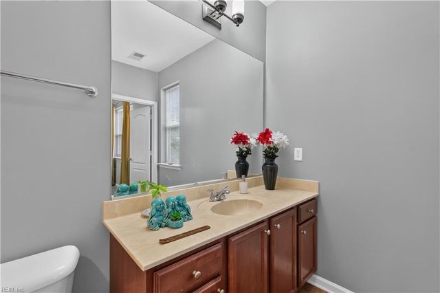 912 Southmoor Dr Unit 202, Virginia Beach, VA 23455